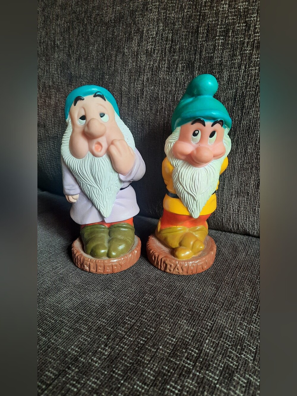 Vintage Disney Snow White Bank and Seven Dwarfs Rubber Vinyl Figures - Picture 4 of 10